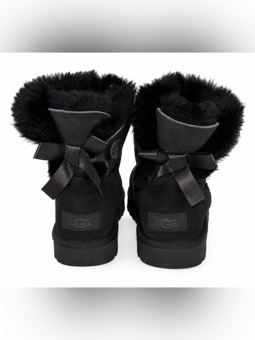 UGG Bailey Bow II Boots Black Sheepskin Satin Bow Women’s Size 7